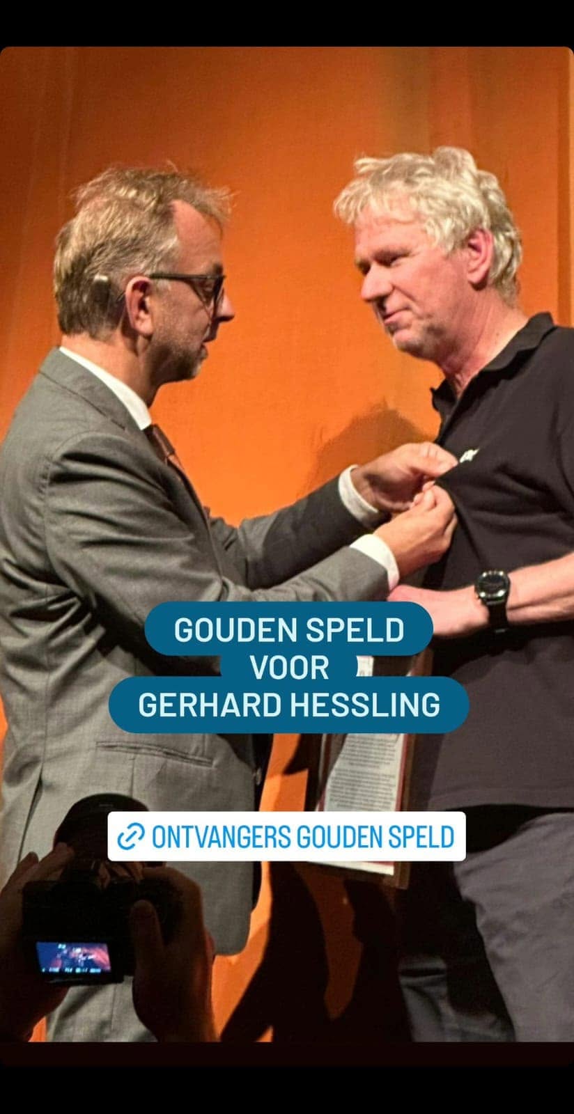Gerhard Hessling ontvangt de Gouden Speld